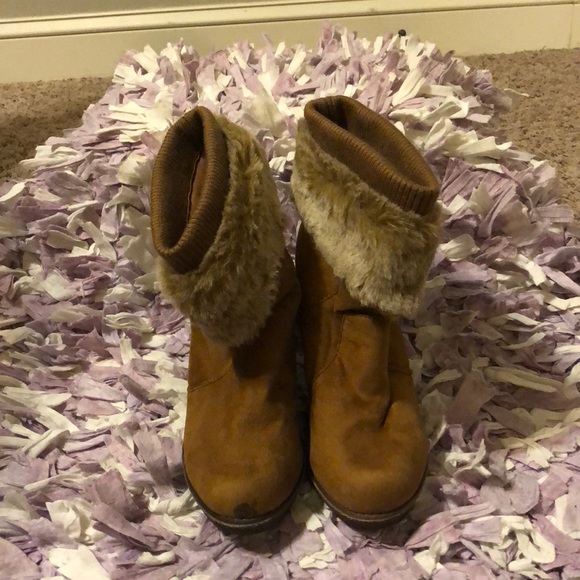 ❌SOLD❌Wedge boots - Picture 2 of 5